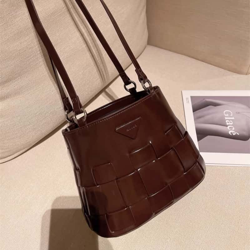 French retro light luxury woven basket bag for women high-end niche underarm bag shoulder messenger bag bucket bag
